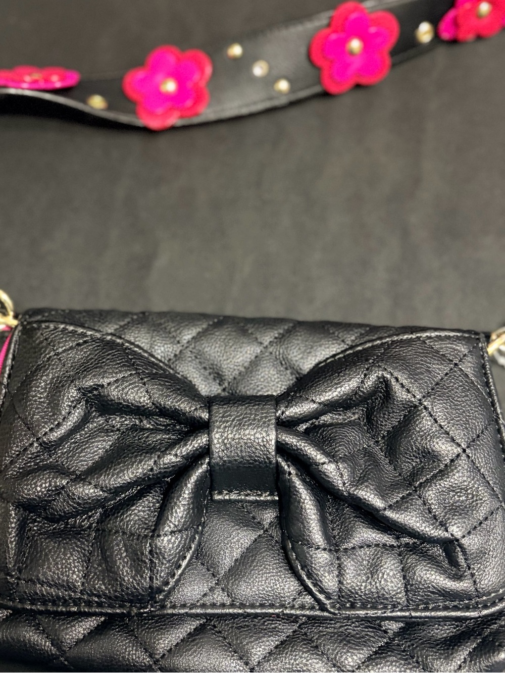 Betsey Johnson Black Quilted Bow Crossbody Bag with Pink Accent So Cute New - Picture 4 of 14